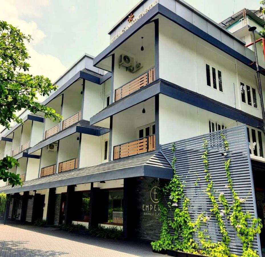 Emperor-Hotel Rachana Continental Pvt Ltd Kizhake Chalakudi Exterior photo
