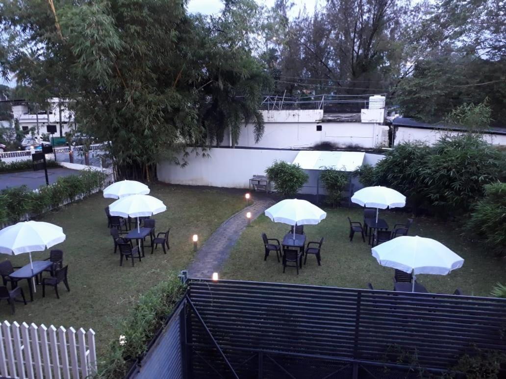 Emperor-Hotel Rachana Continental Pvt Ltd Kizhake Chalakudi Exterior photo